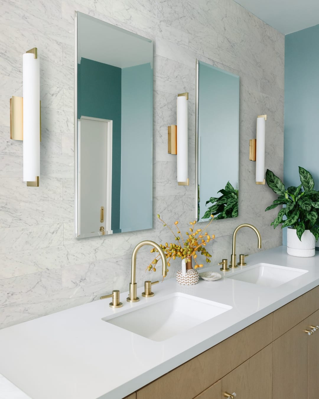 Modern luxury bianco carrara bathroom white marble backsplash